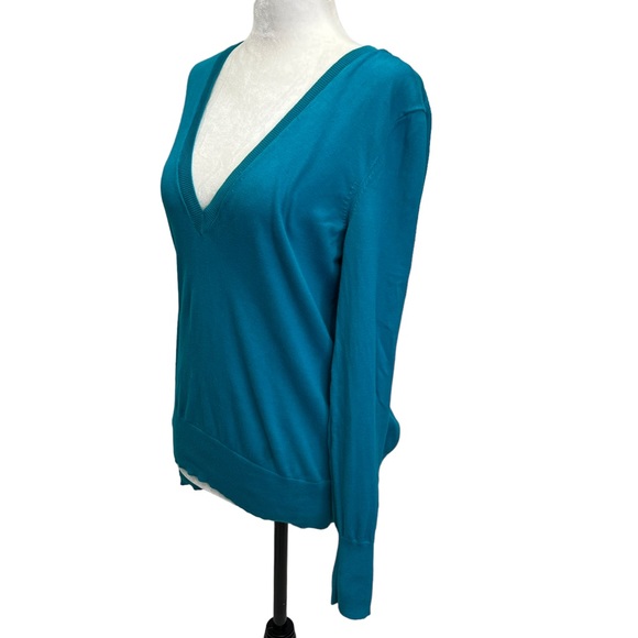 Banana Republic Blue Cotton V-Neck Long Sleeve Pullover Sweater Size M - Picture 3 of 9